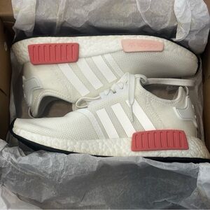 NMD R1 Pink